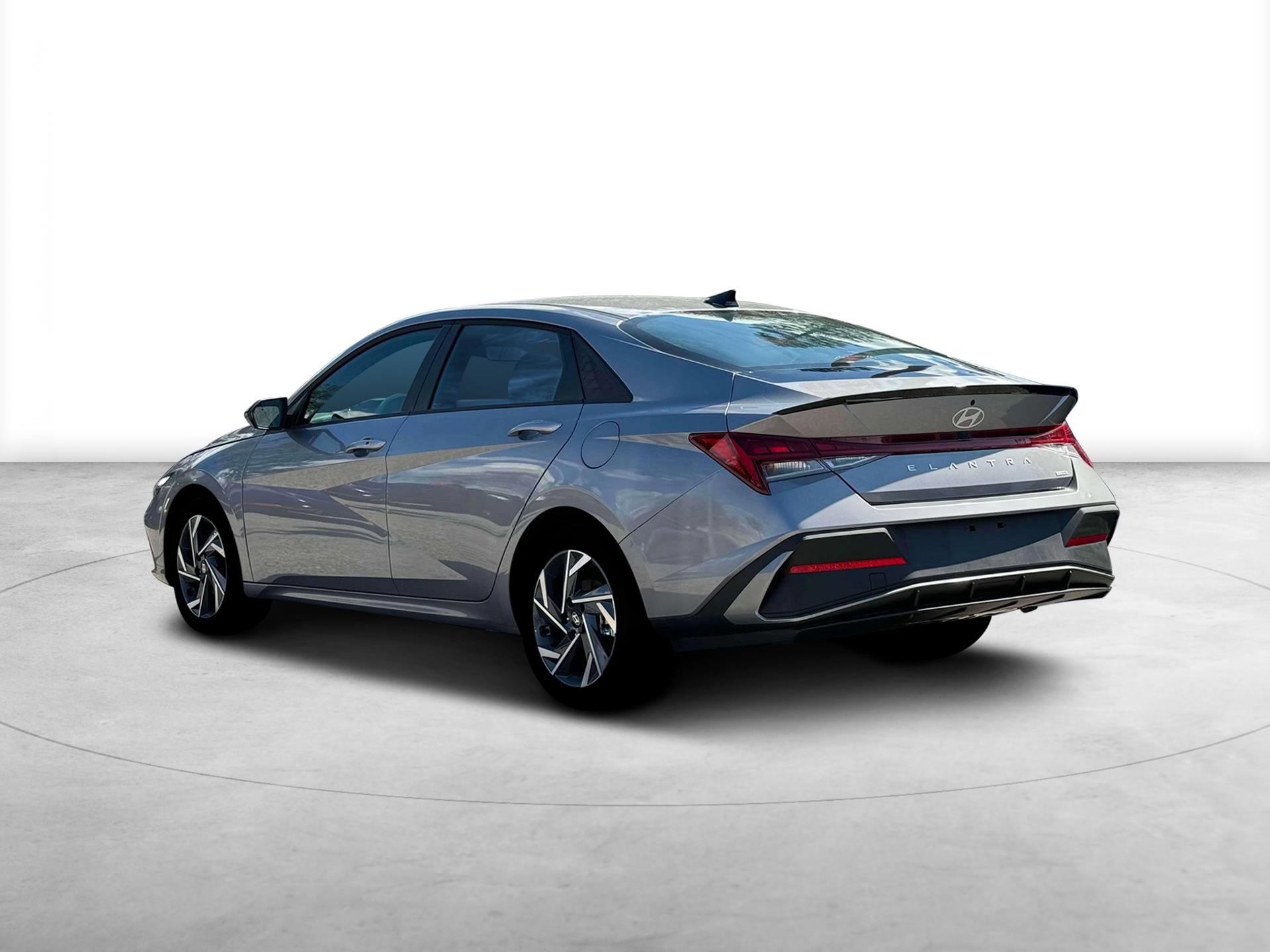 New 2025 Hyundai Elantra SEL image 5
