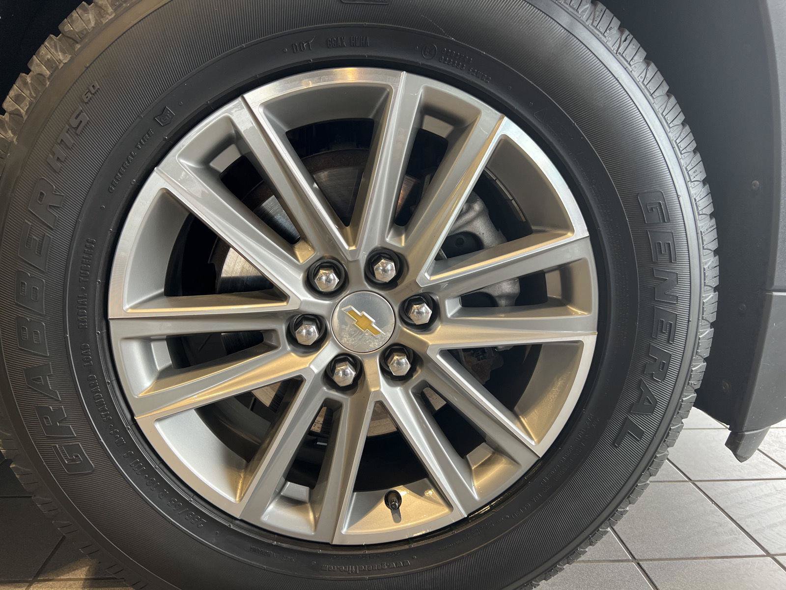 Used 2023 Chevrolet Traverse LT AWD/4WD image 8