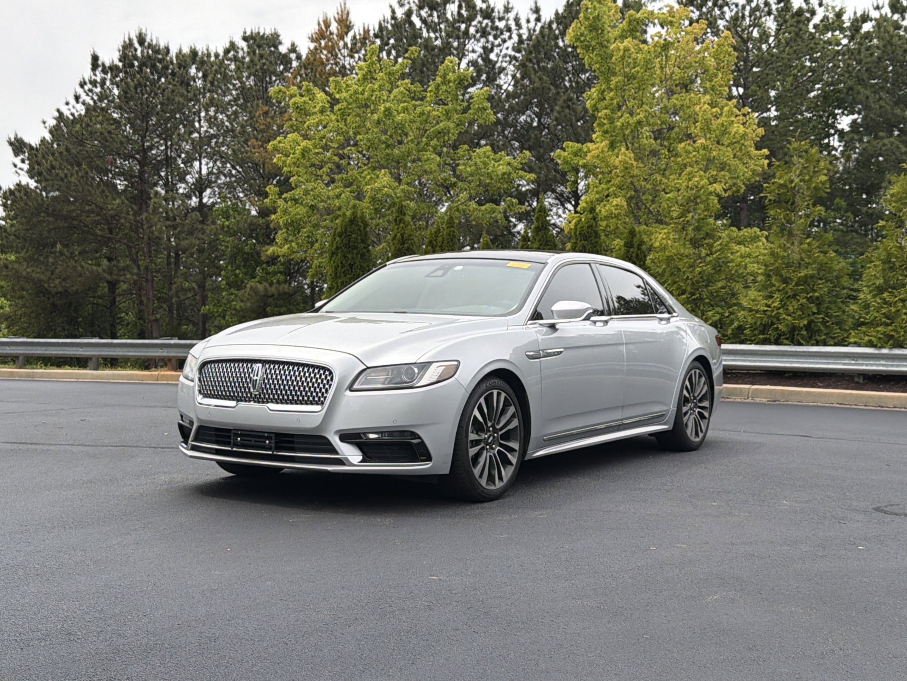 Used 2019 Lincoln Continental Select FWD image 11