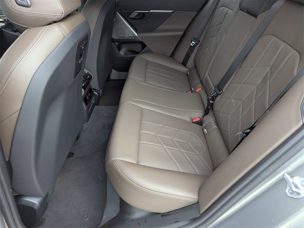 Used 2026 BMW i5 eDrive40 image 17