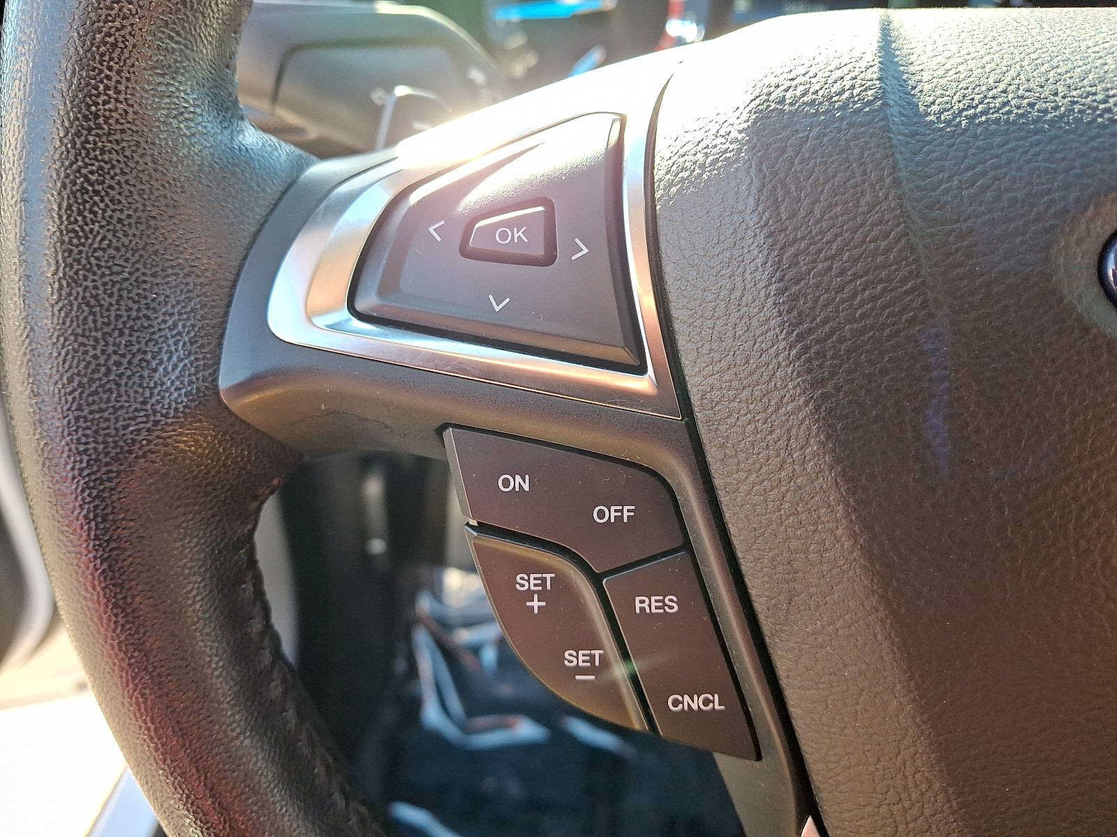 Used 2018 Ford Fusion SE w/ Equipment Group 201A FWD image 23