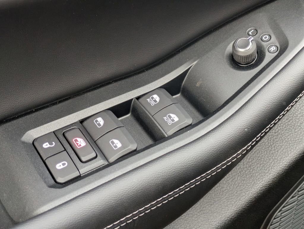 New 2026 Jeep Grand Cherokee Altitude image 11