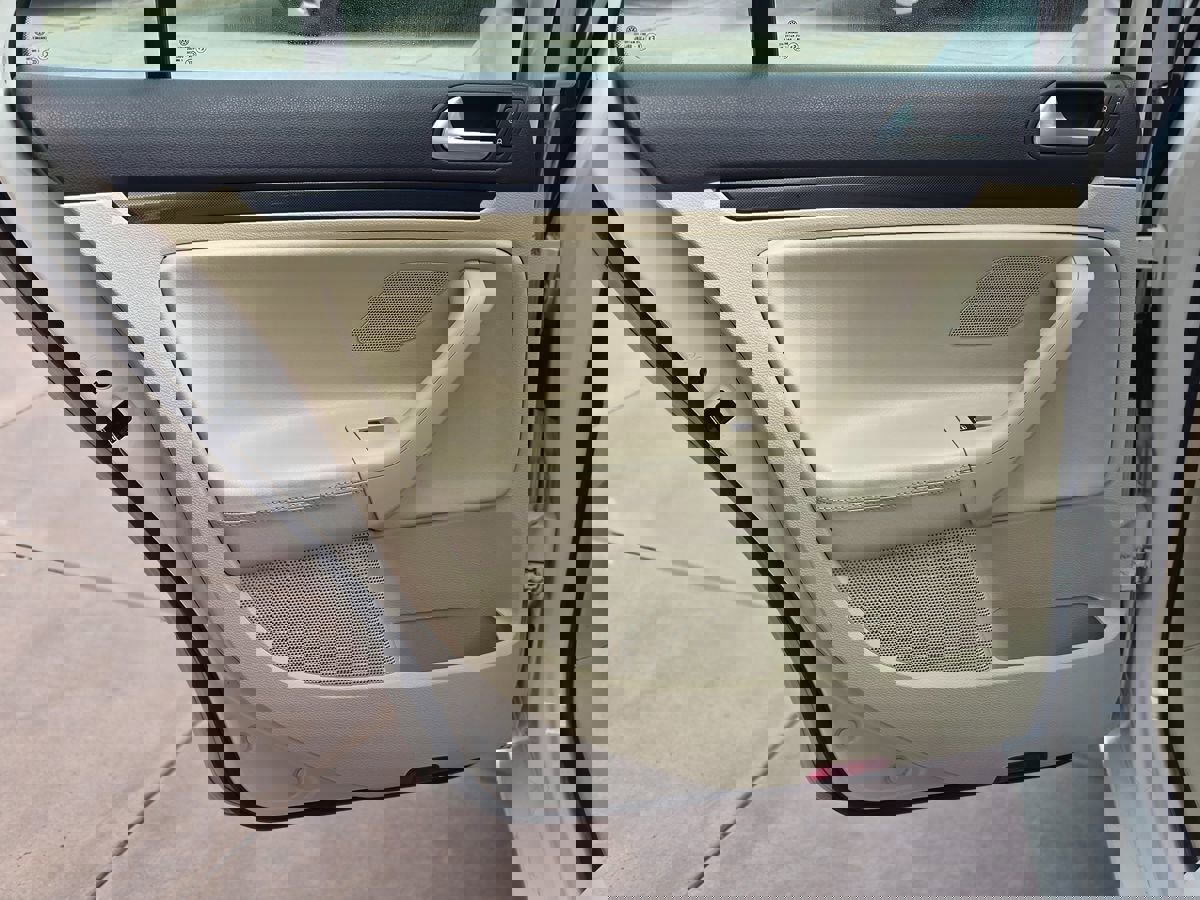 Used 2012 Volkswagen Jetta TDI image 27