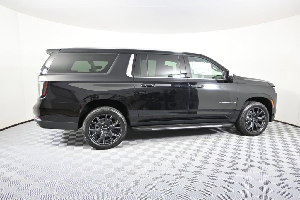 New 2026 Chevrolet Suburban Premier image 7
