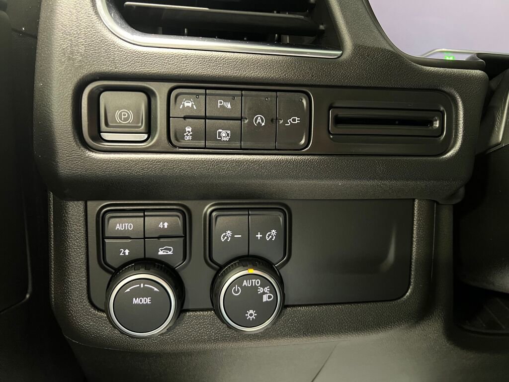 Used 2022 Chevrolet Tahoe LT w/ Luxury Package image 15