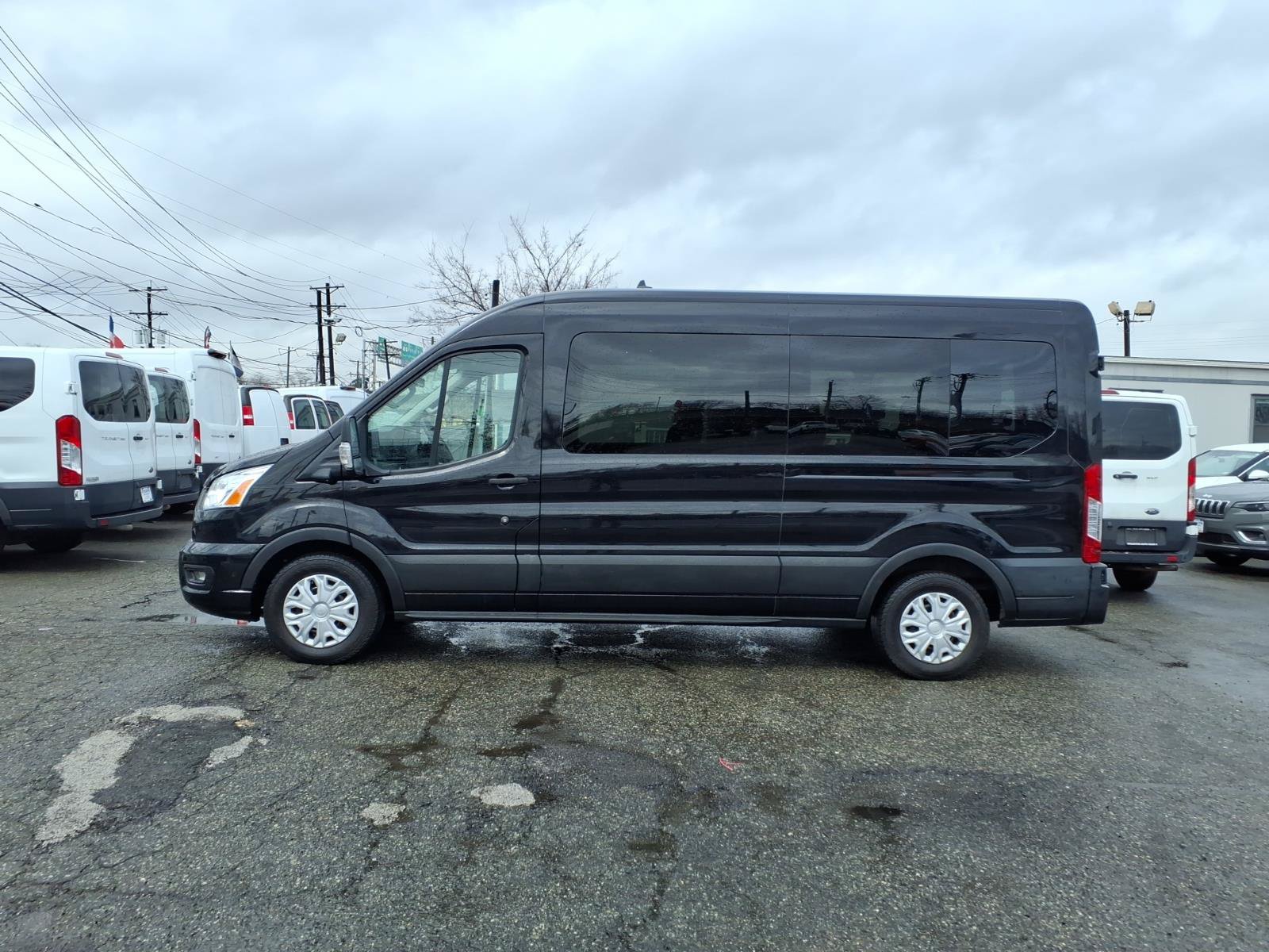 Used 2022 Ford Transit 350 XLT RWD image 4