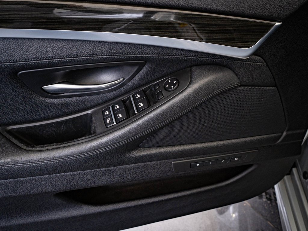 Used 2014 BMW 550i xDrive Sedan image 27