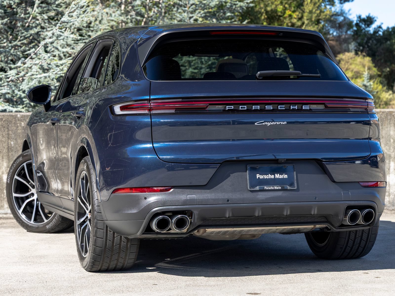 Certified 2025 Porsche Cayenne AWD/4WD image 3