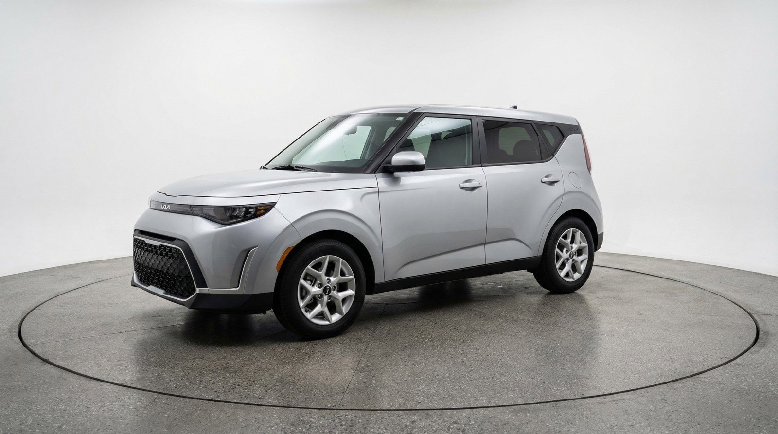 Used 2025 Kia Soul LX w/ LX Technology Package image 3
