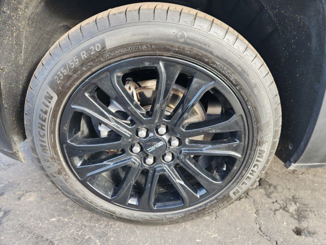 Used 2023 GMC Acadia SLE w/ Driver Convenience Package image 10