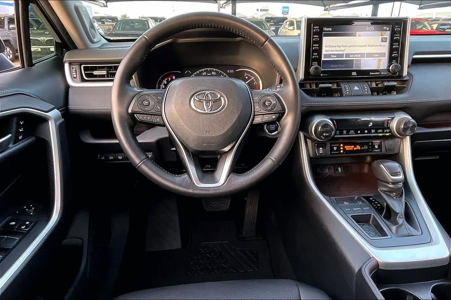 Used 2019 Toyota RAV4 Limited w/ Cold Weather Package FWD image 5