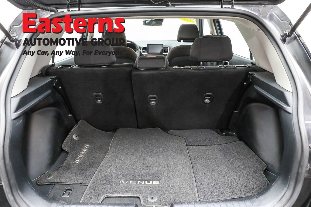 Used 2022 Hyundai Venue SEL image 9