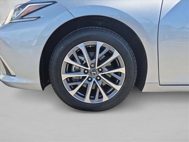 Used 2024 Lexus ES 350 w/ Accessory Package (Z2) FWD image 25