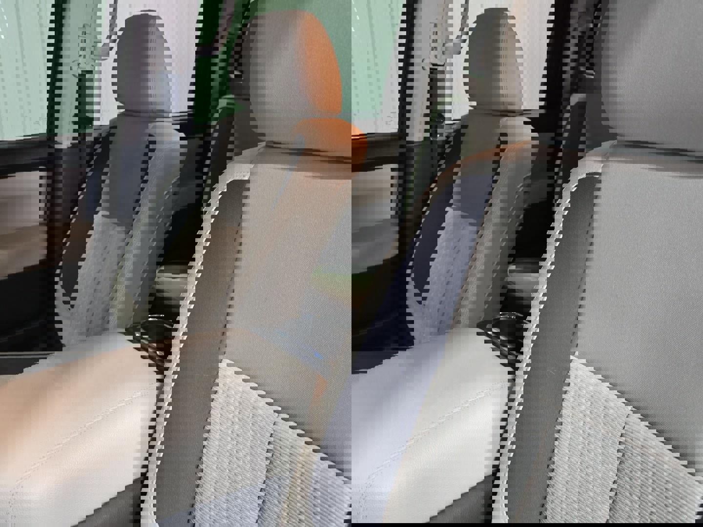 Used 2023 Nissan Titan SV w/ SV Convenience Package image 15