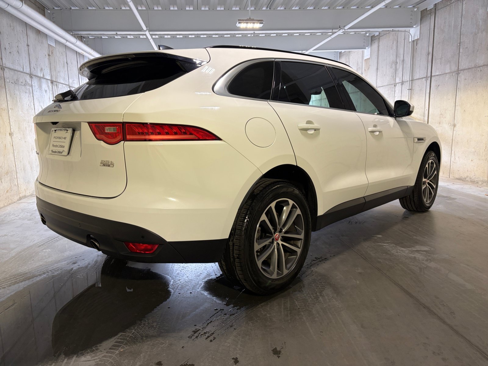Used 2020 Jaguar F-PACE Premium AWD/4WD image 10