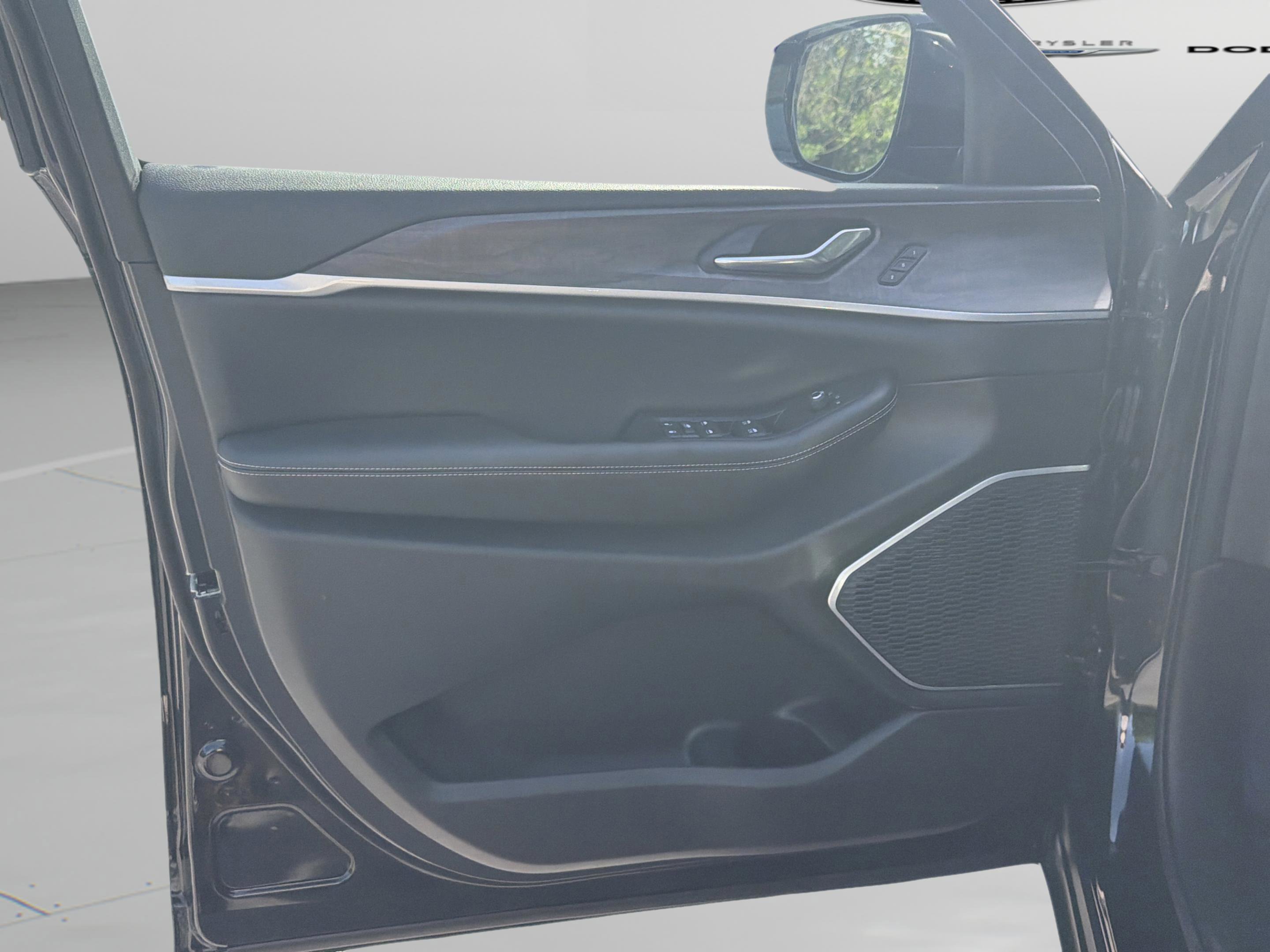New 2026 Jeep Grand Cherokee L Limited RWD image 18