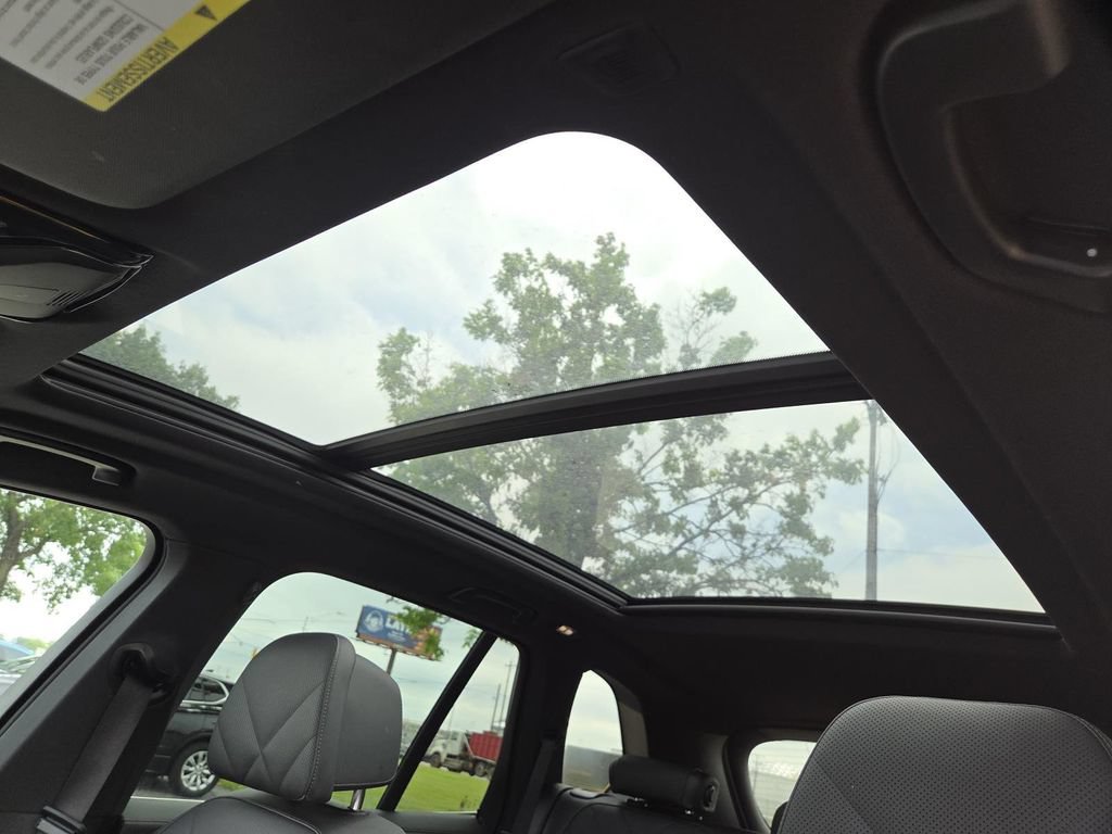 Used 2025 BMW X5 xDrive40i AWD/4WD image 3
