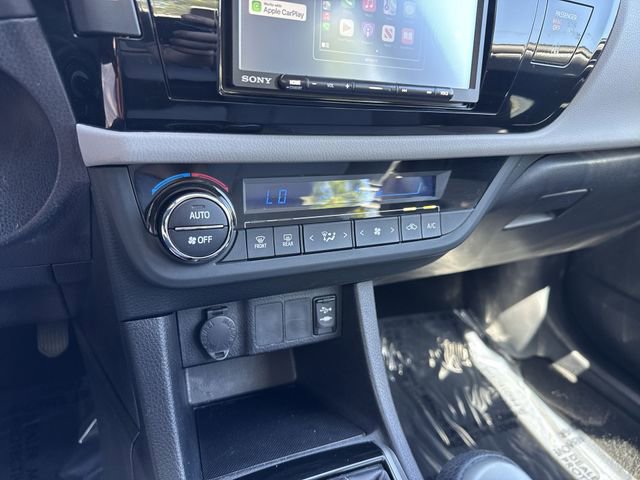 Used 2015 Toyota Corolla LE FWD image 21