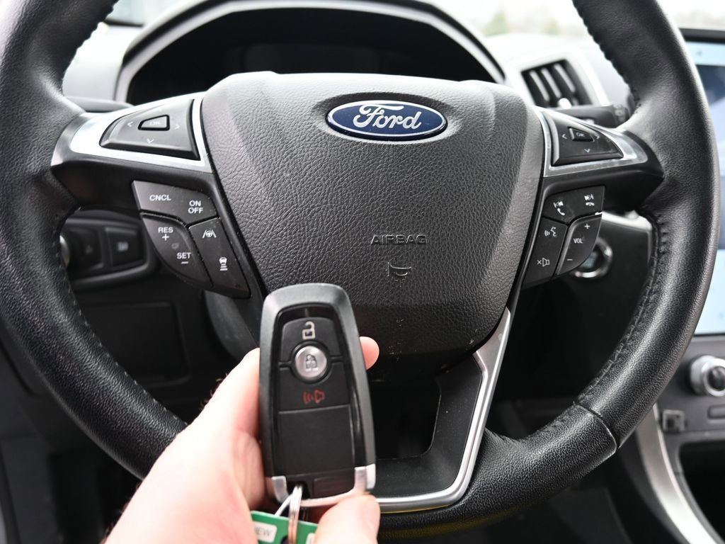 Used 2023 Ford Edge SEL image 49