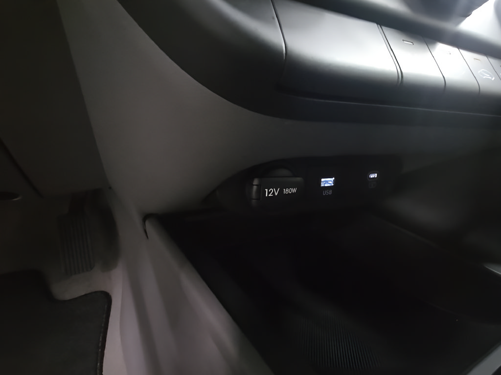 Certified 2026 Hyundai Elantra SE FWD image 34