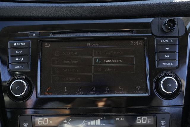 Used 2018 Nissan Rogue SV w/ Premium Package image 53