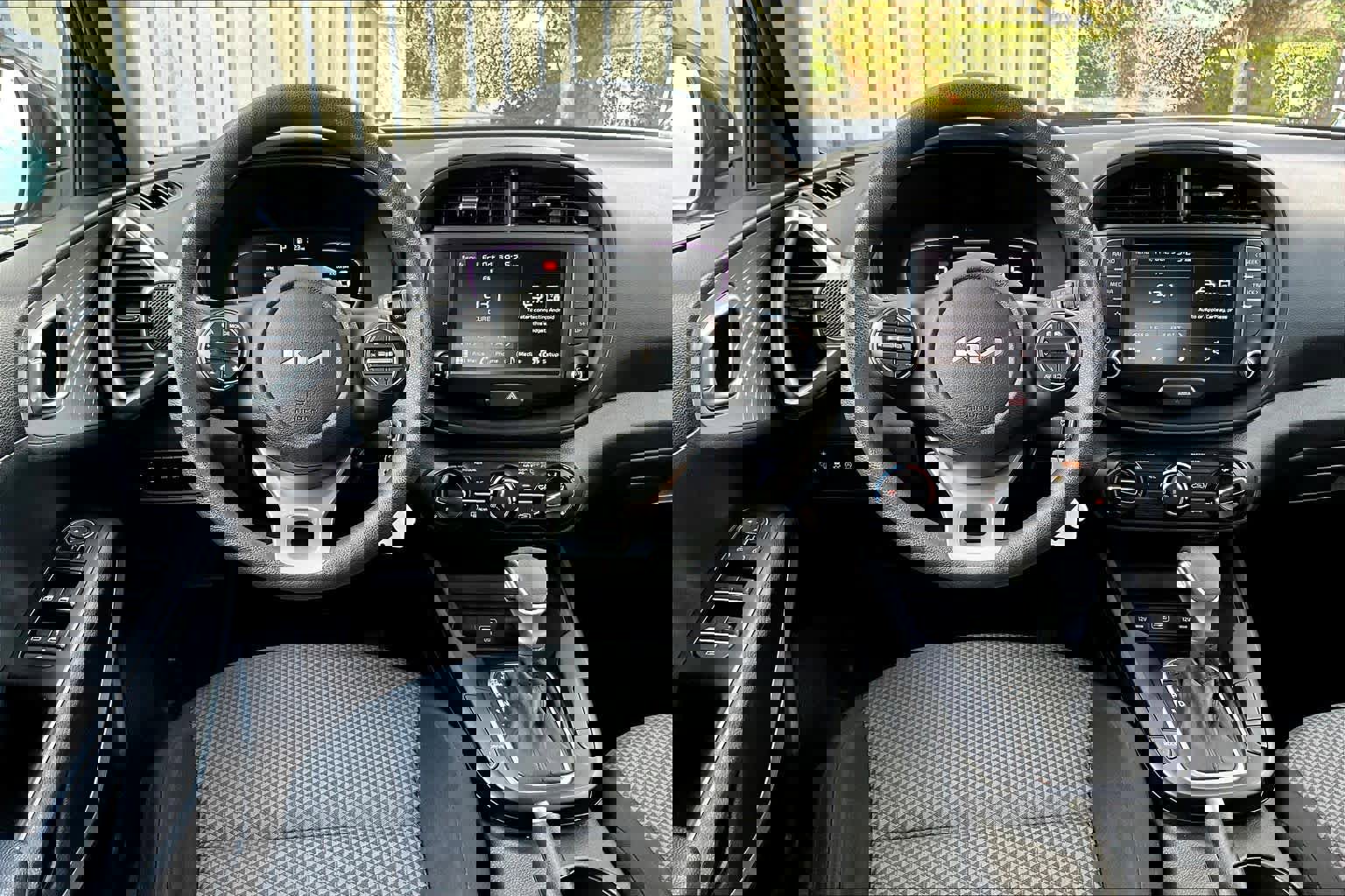 Used 2023 Kia Soul LX image 5