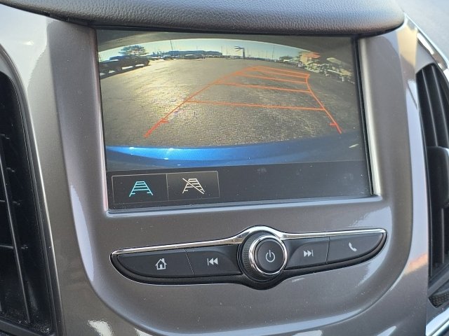 Used 2017 Chevrolet Cruze LT w/ Convenience Package image 2