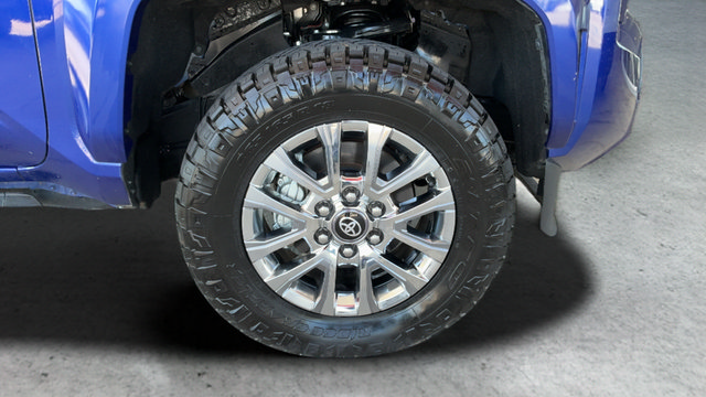 Used 2024 Toyota Tacoma Limited w/ Limited Package (LT) AWD/4WD image 27