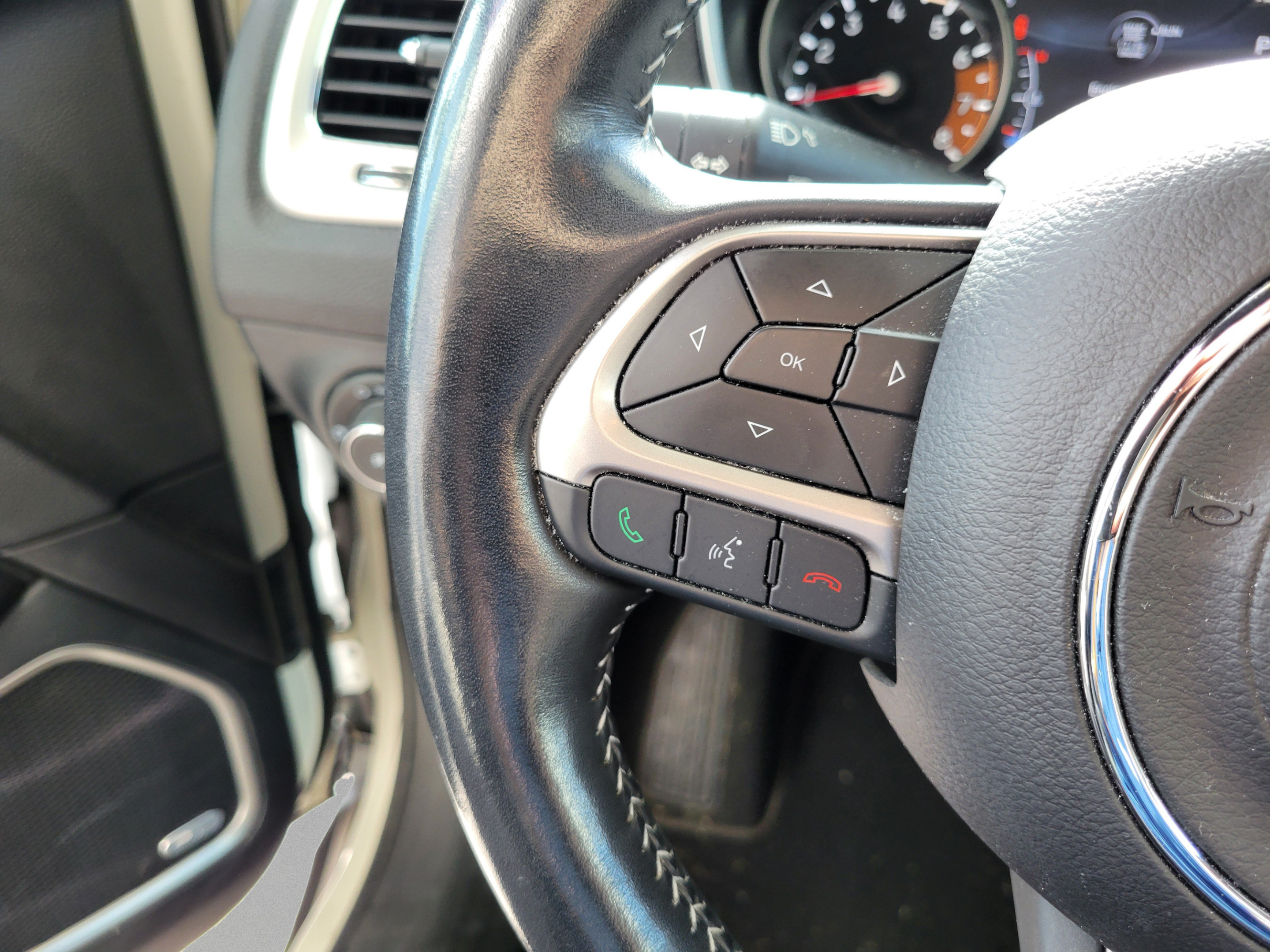 Certified 2021 Jeep Compass Latitude w/ Sun and Sound Group FWD image 22