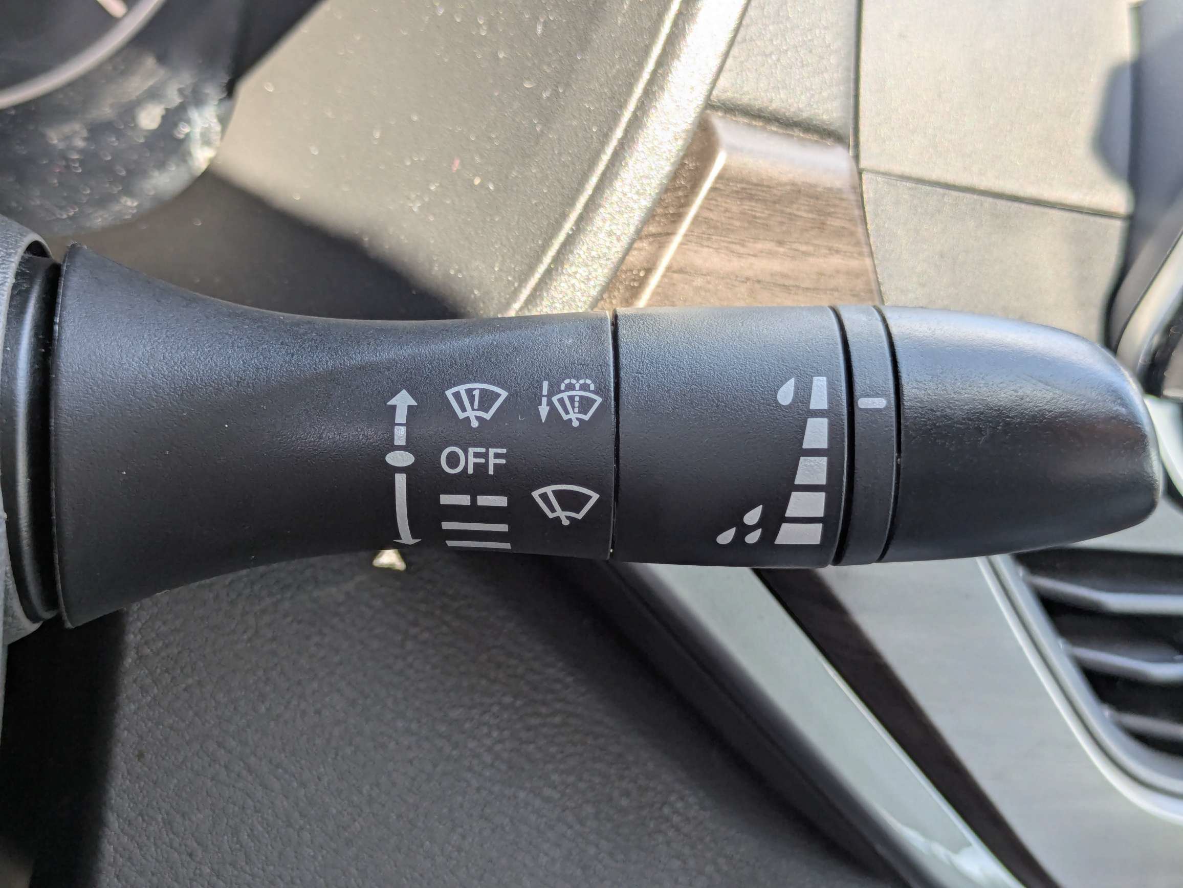Used 2024 Nissan Altima 2.5 SV FWD image 18