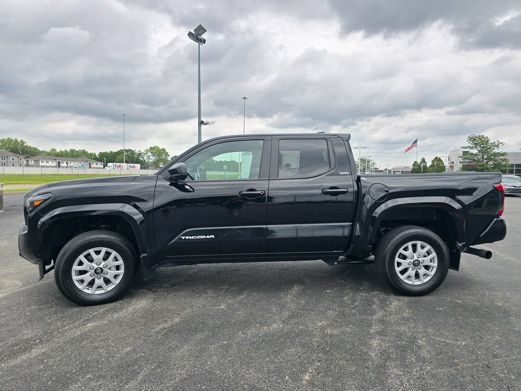 Certified 2024 Toyota Tacoma SR5 AWD/4WD image 13