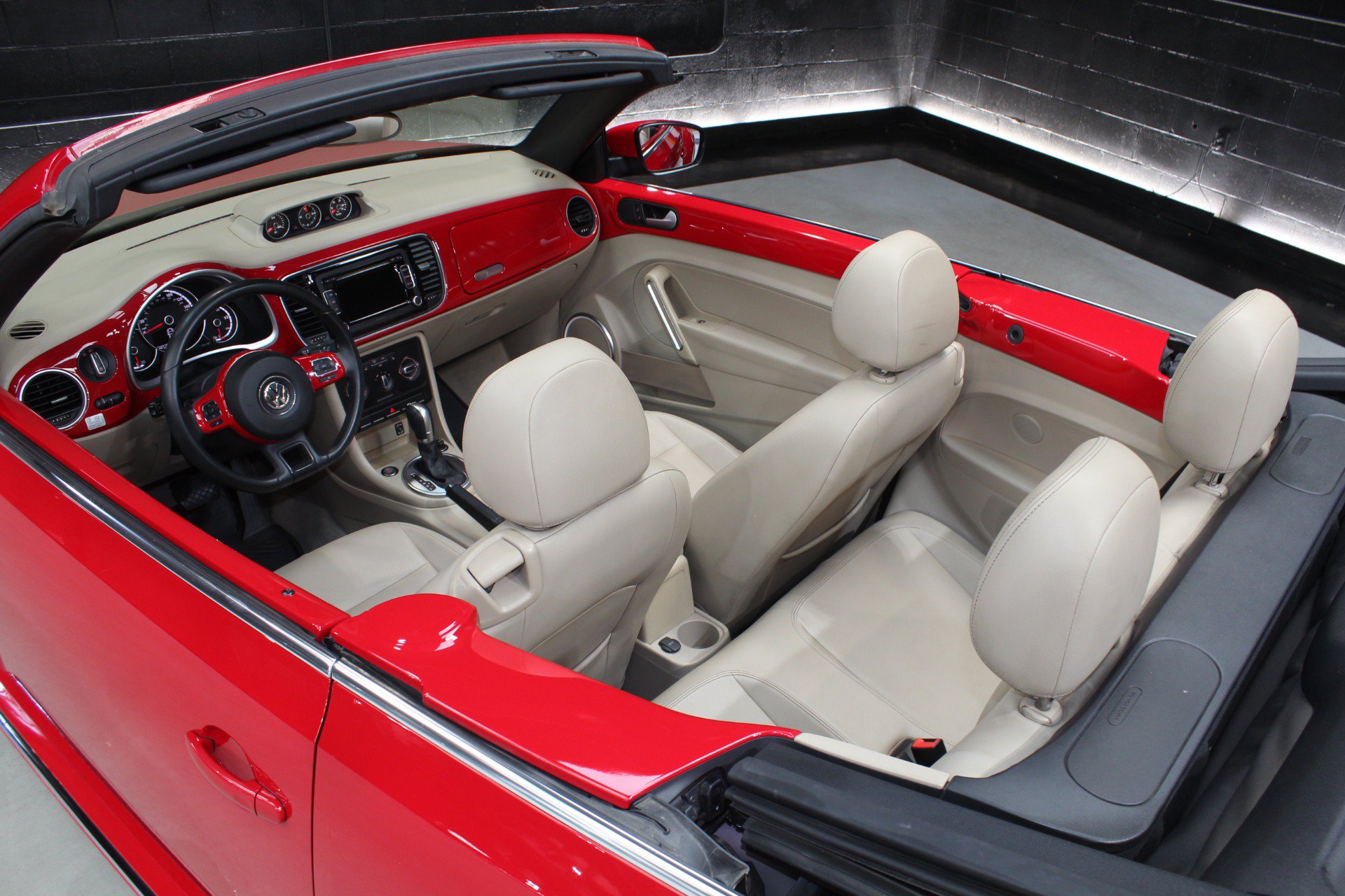 Used 2014 Volkswagen Beetle TDI FWD image 43