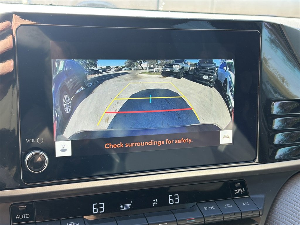 Used 2025 Toyota Camry SE image 32