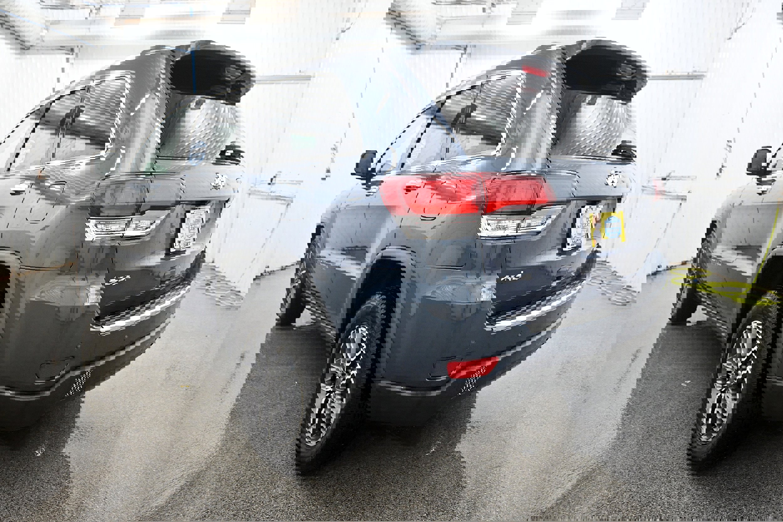 Used 2020 Jeep Grand Cherokee Limited w/ Premium Lighting Group image 30