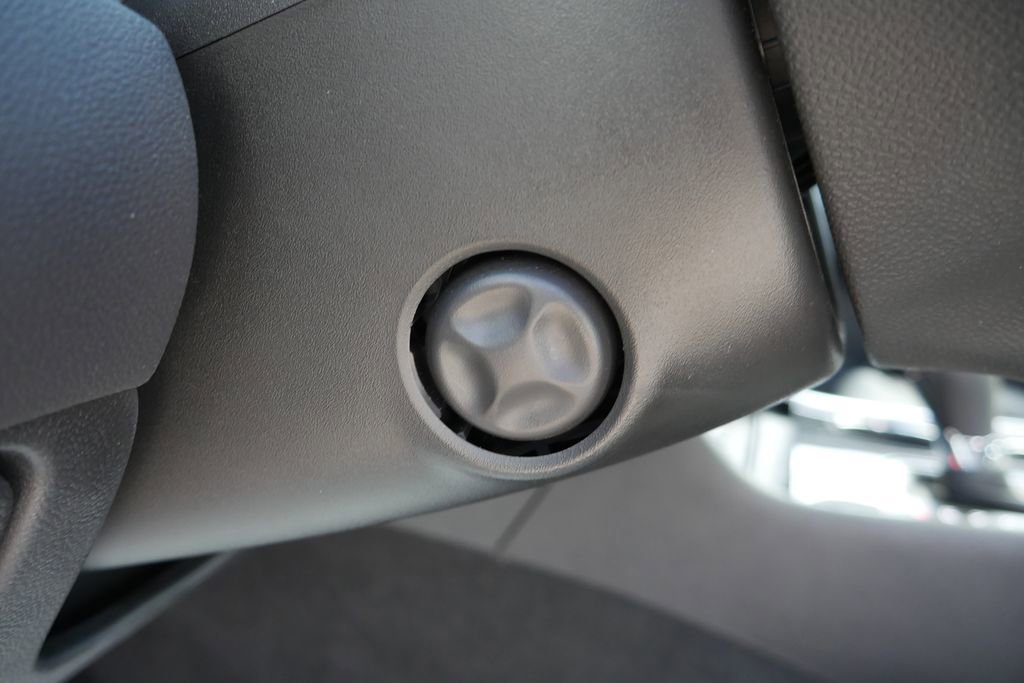 Used 2018 Chevrolet Impala Premier w/ Premier Confidence Package image 12