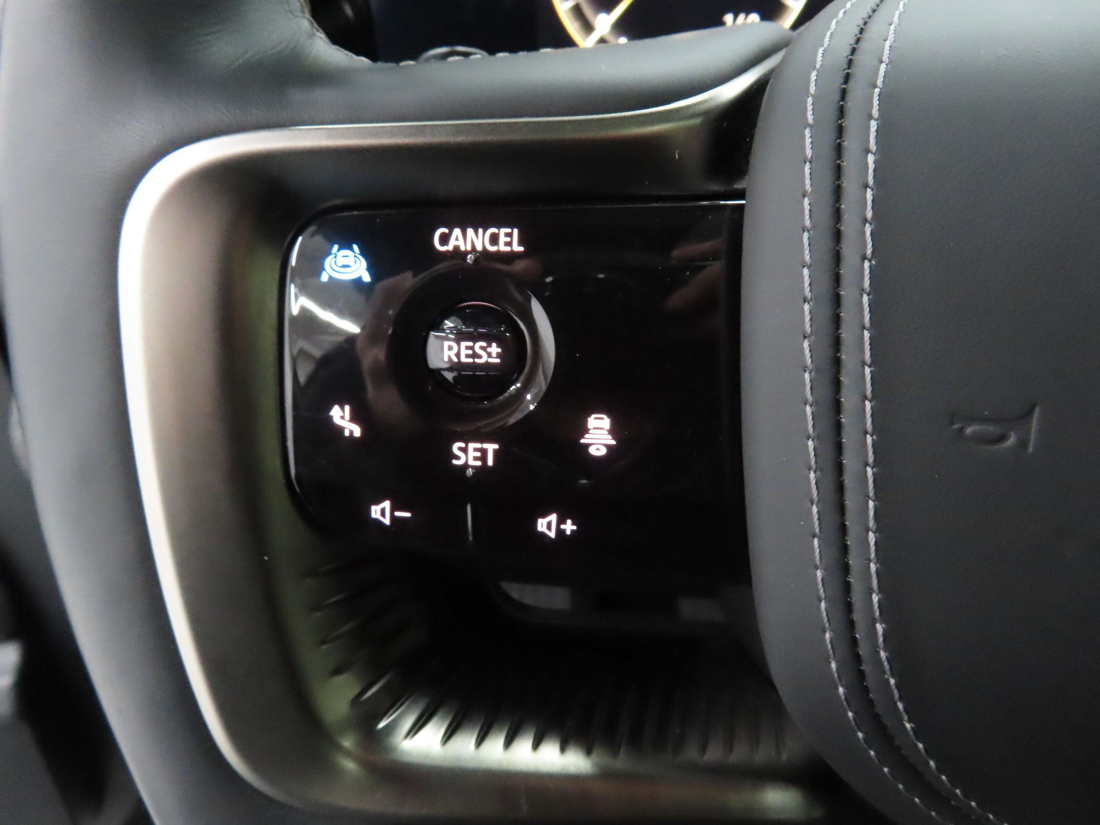 Used 2025 INFINITI QX80 Autograph image 11