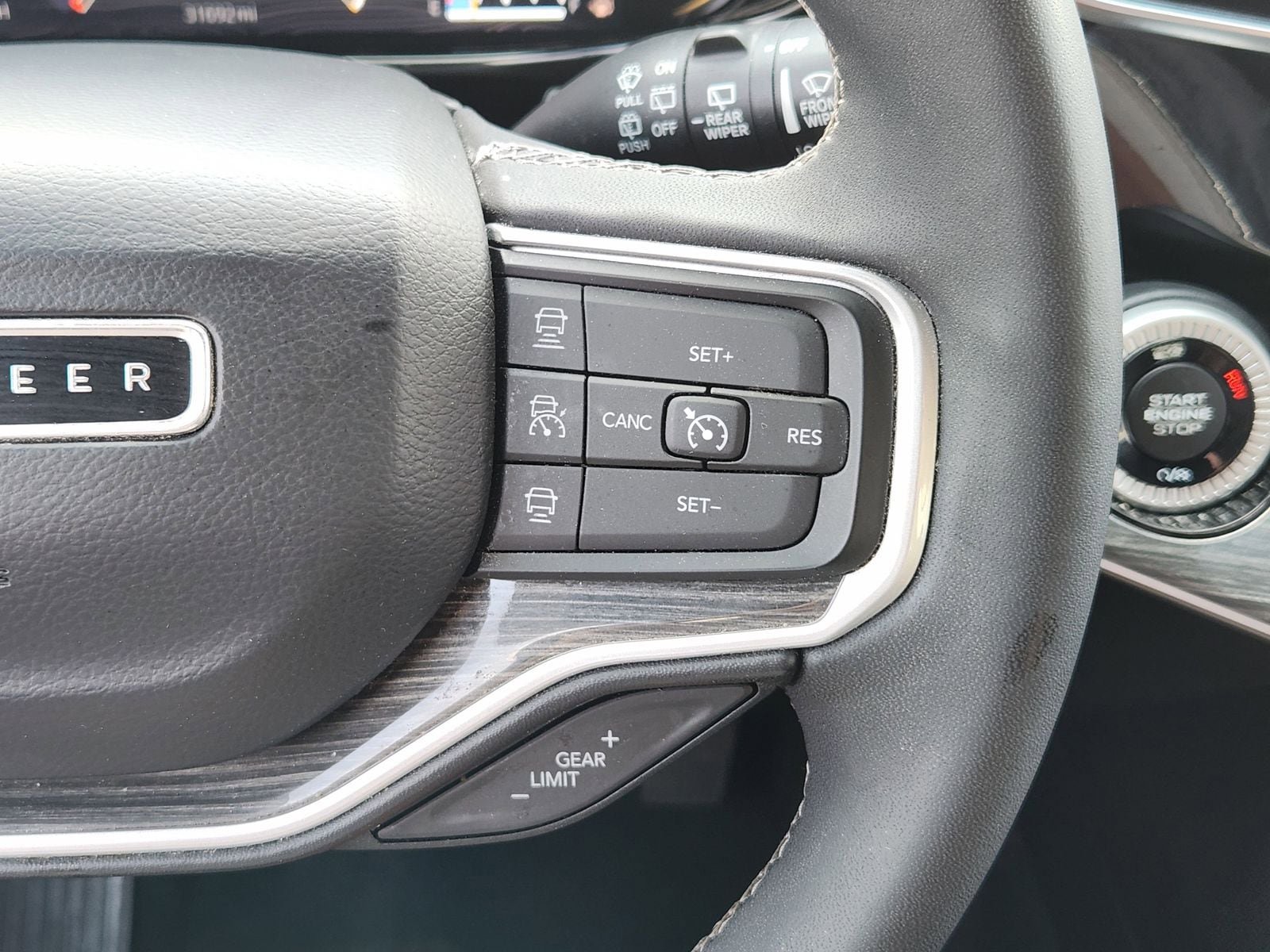 Used 2022 Jeep Wagoneer Series III AWD/4WD image 35