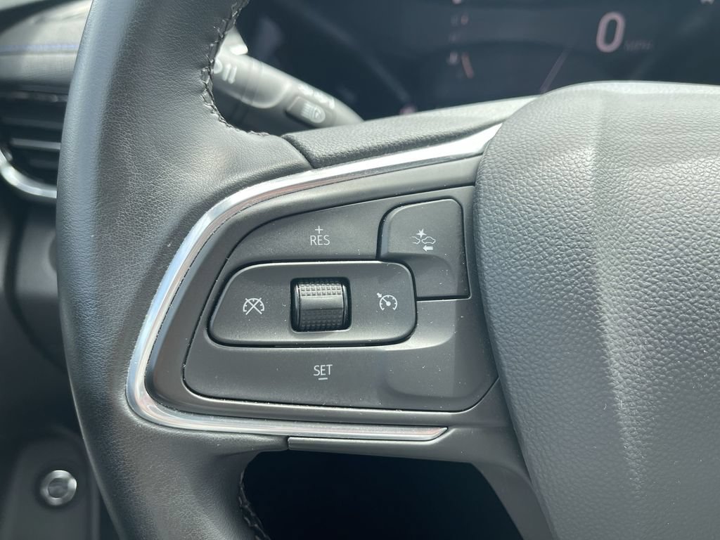 Used 2024 Buick Envista Sport Touring w/ Convenience II Package FWD image 20