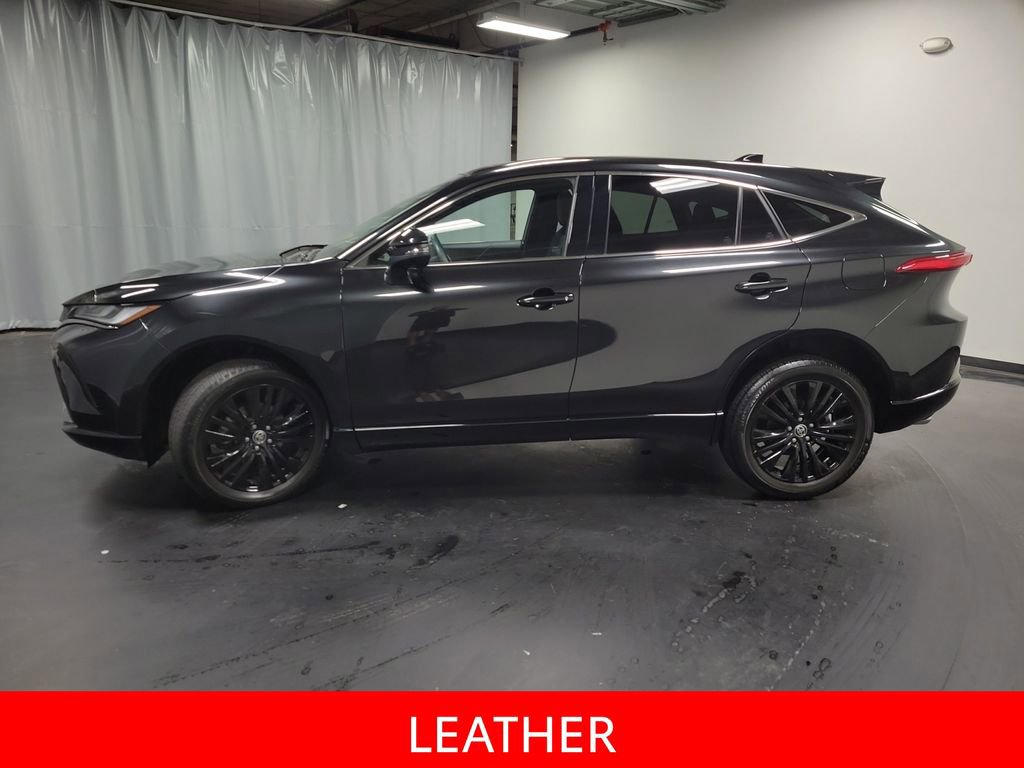 Used 2023 Toyota Venza Nightshade image 5