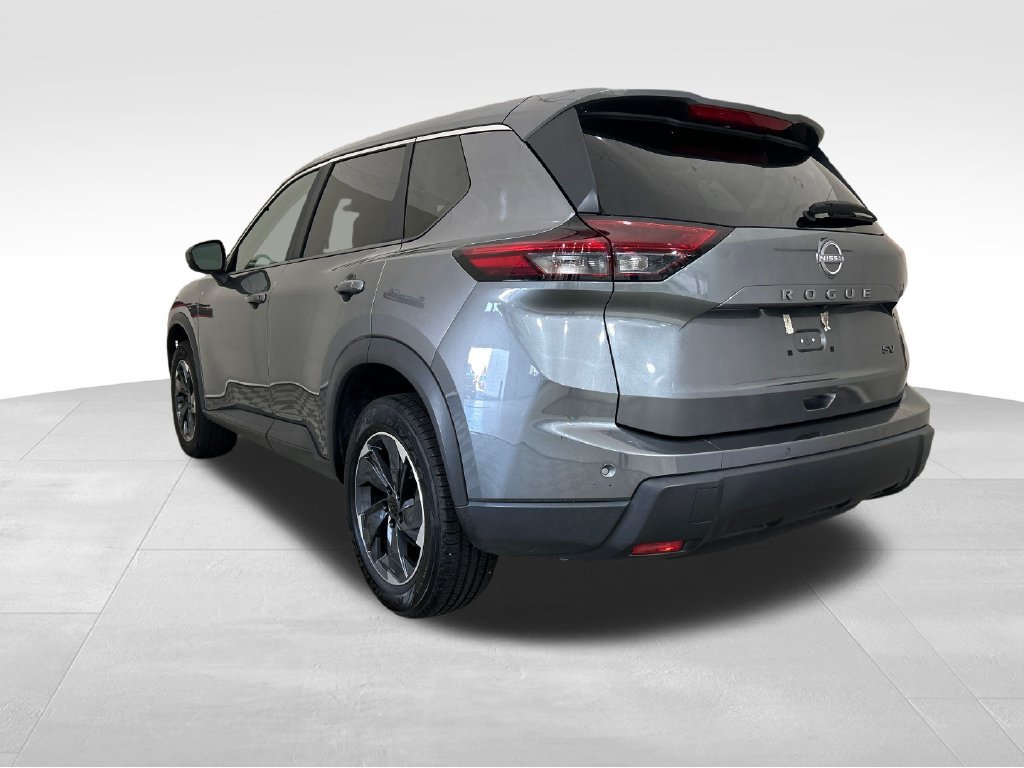 Used 2024 Nissan Rogue SV FWD image 3