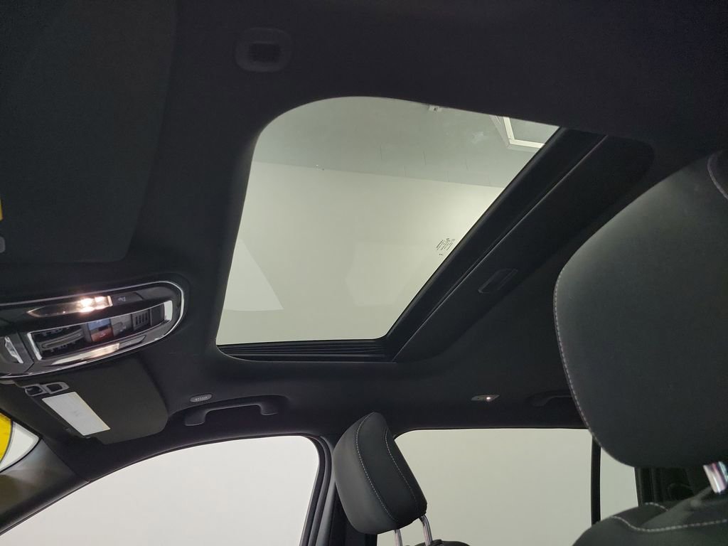 Used 2024 Jeep Grand Cherokee L Laredo AWD/4WD image 32