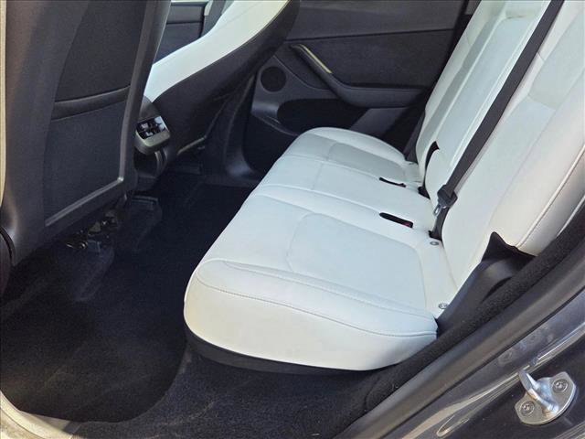 Used 2023 Tesla Model Y Long Range image 18