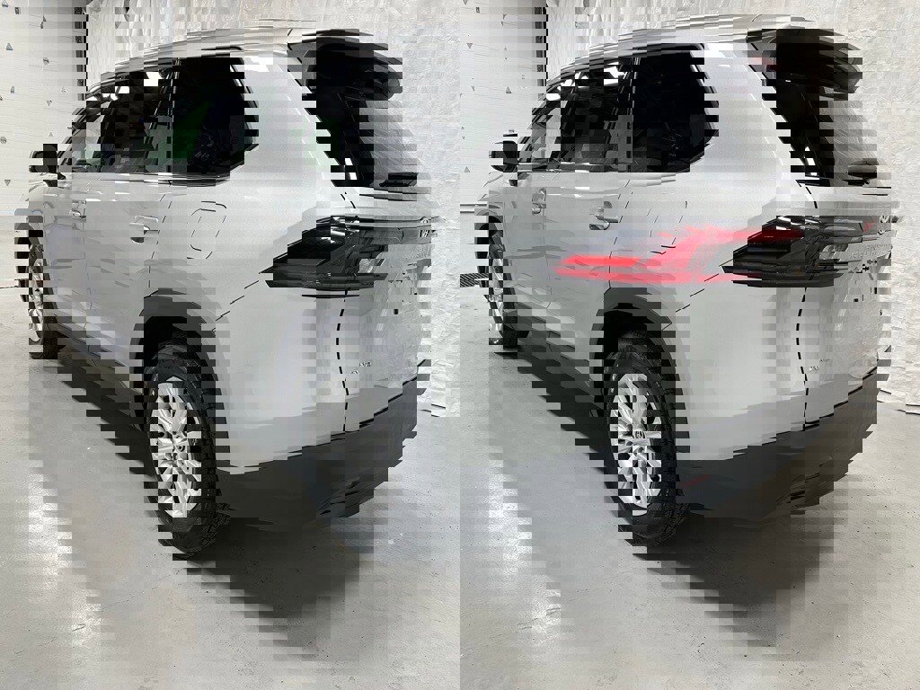 Used 2025 Toyota Grand Highlander AWD image 5