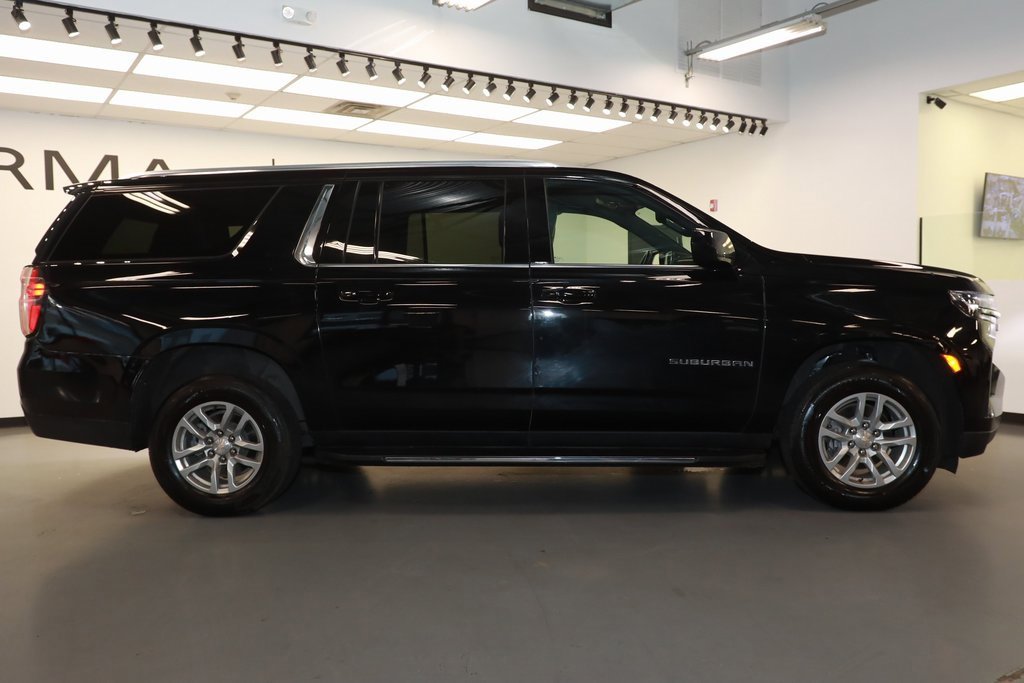 Used 2024 Chevrolet Suburban LT image 8