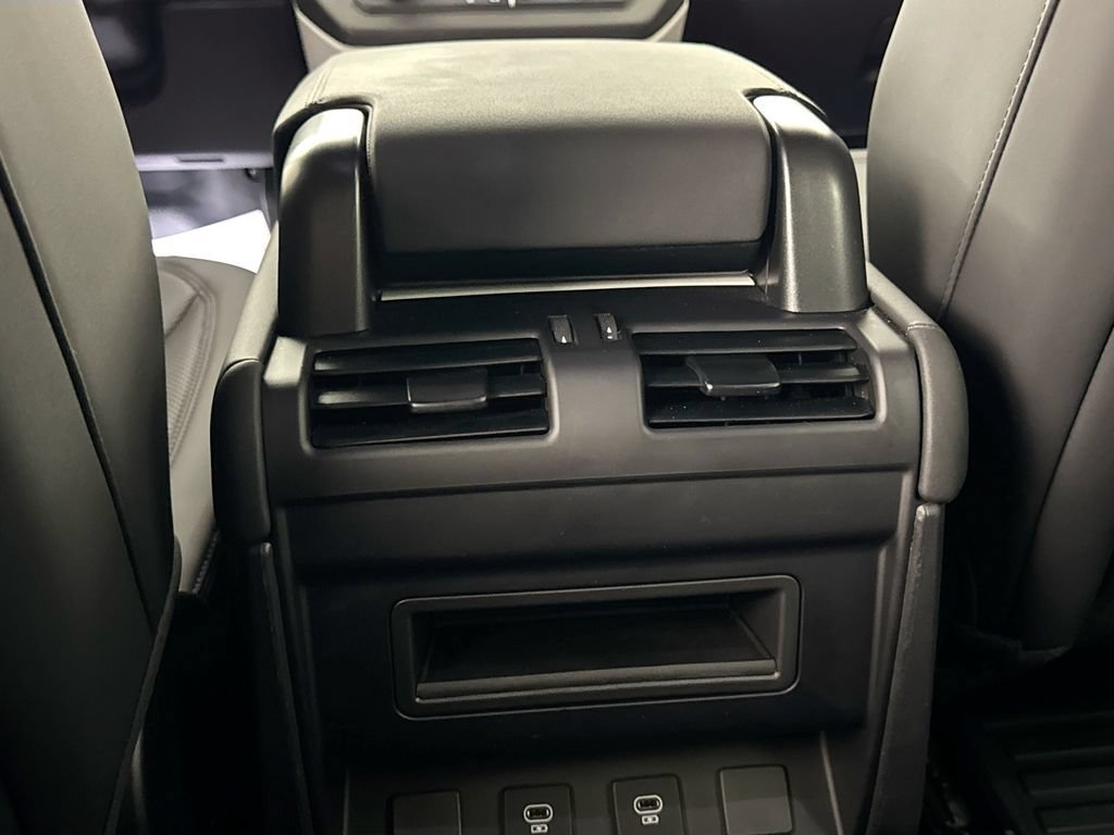 Certified 2025 Land Rover Defender 110 S AWD/4WD image 26