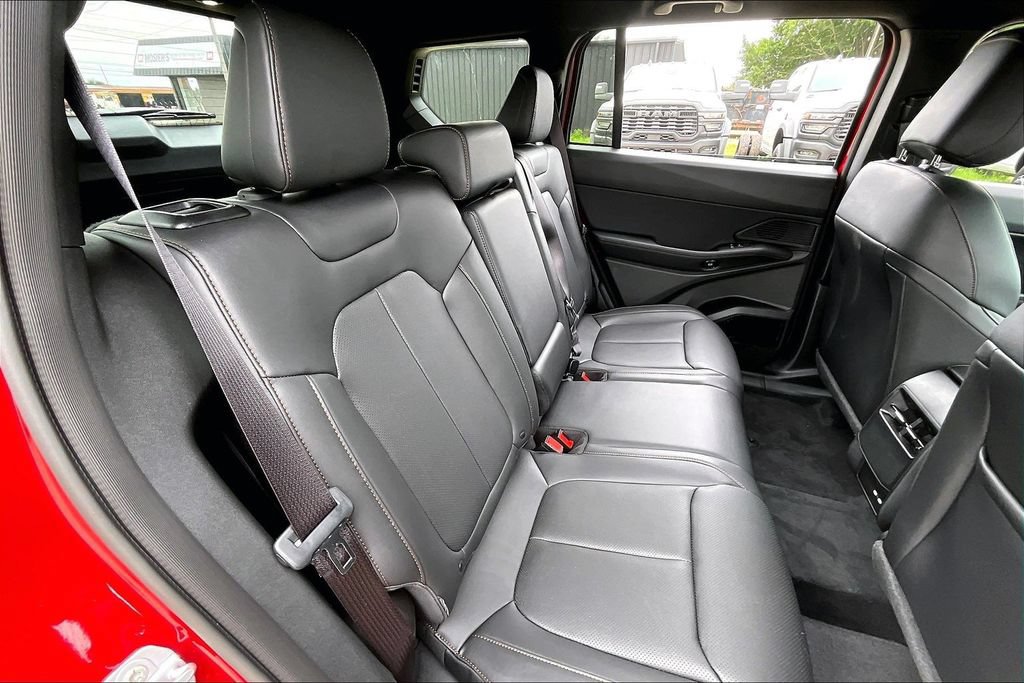 New 2026 Jeep Cherokee Limited AWD/4WD image 13