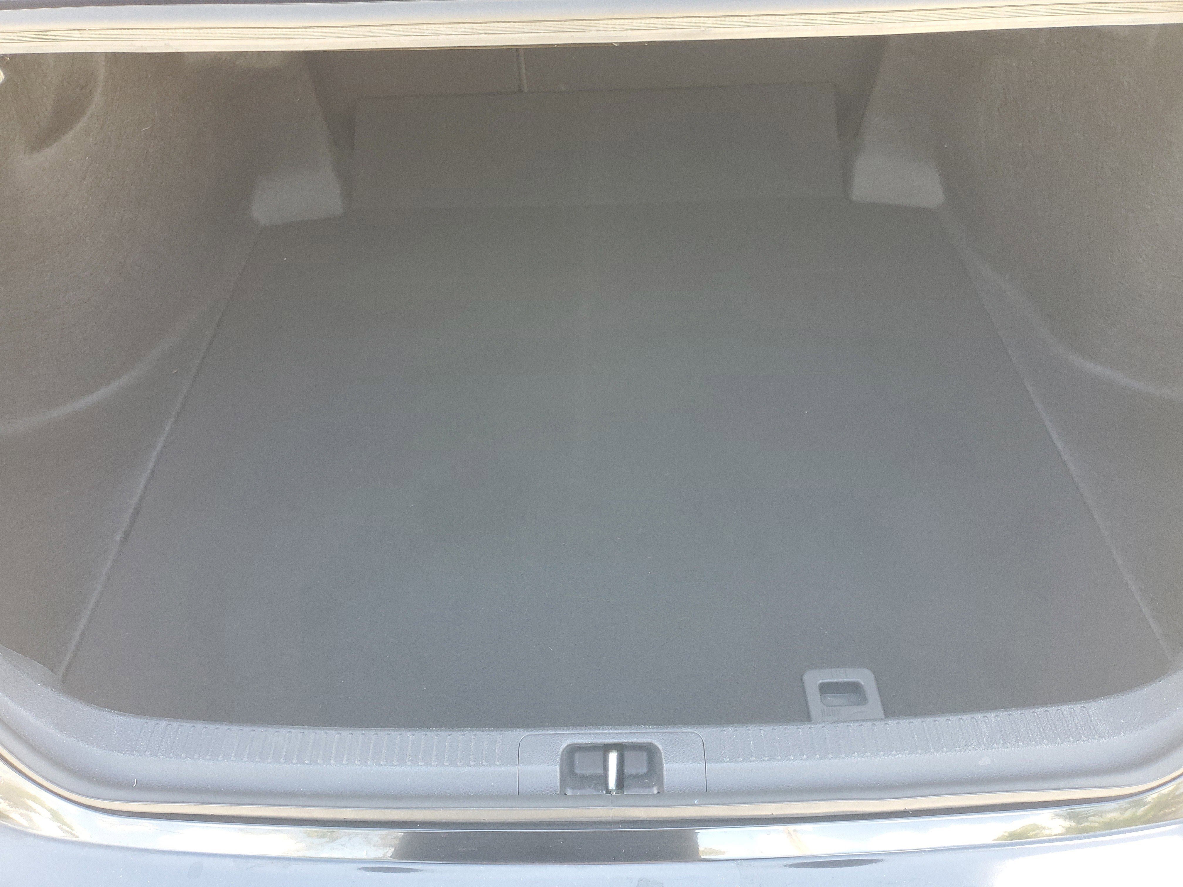 Used 2024 Toyota Camry SE image 9