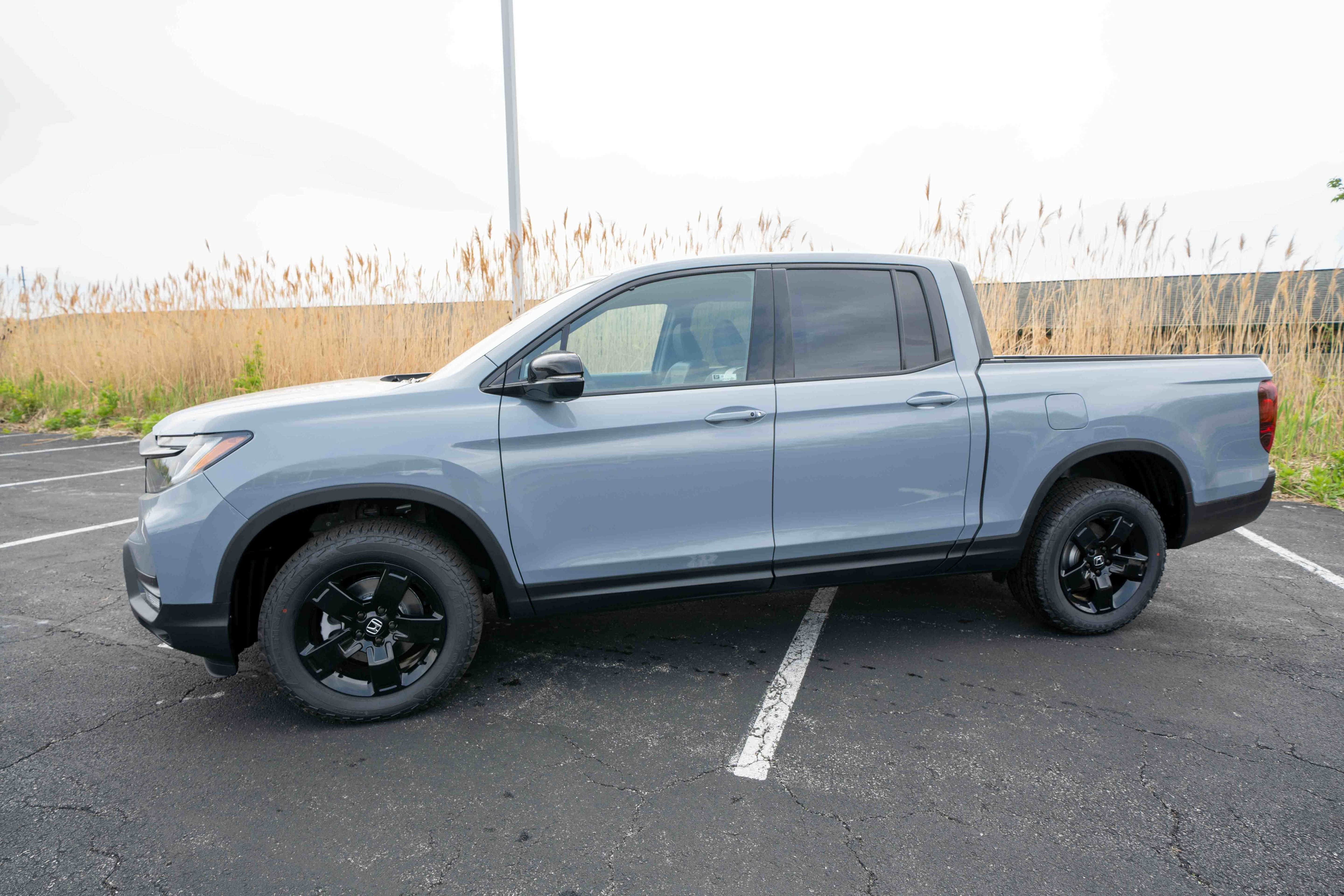 New 2026 Honda Ridgeline Black Edition image 3