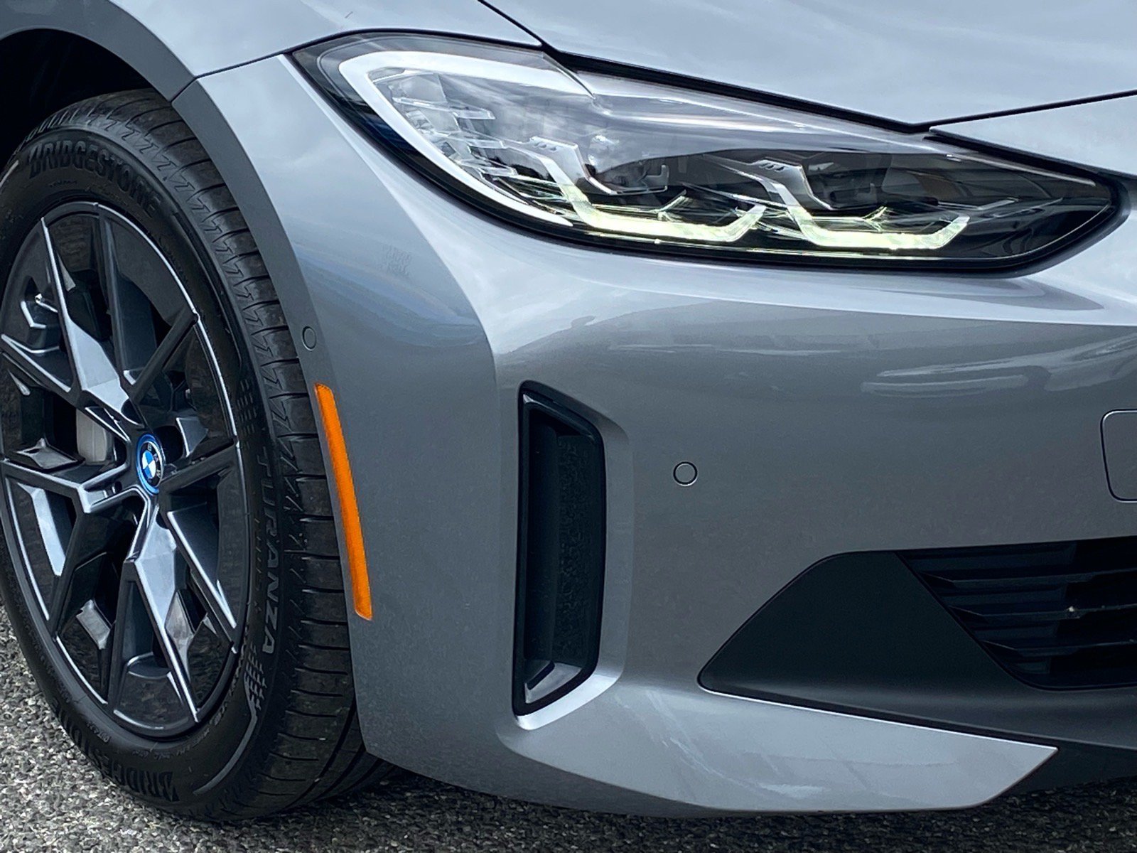 Used 2023 BMW i4 eDrive35 w/ Premium Package RWD image 6