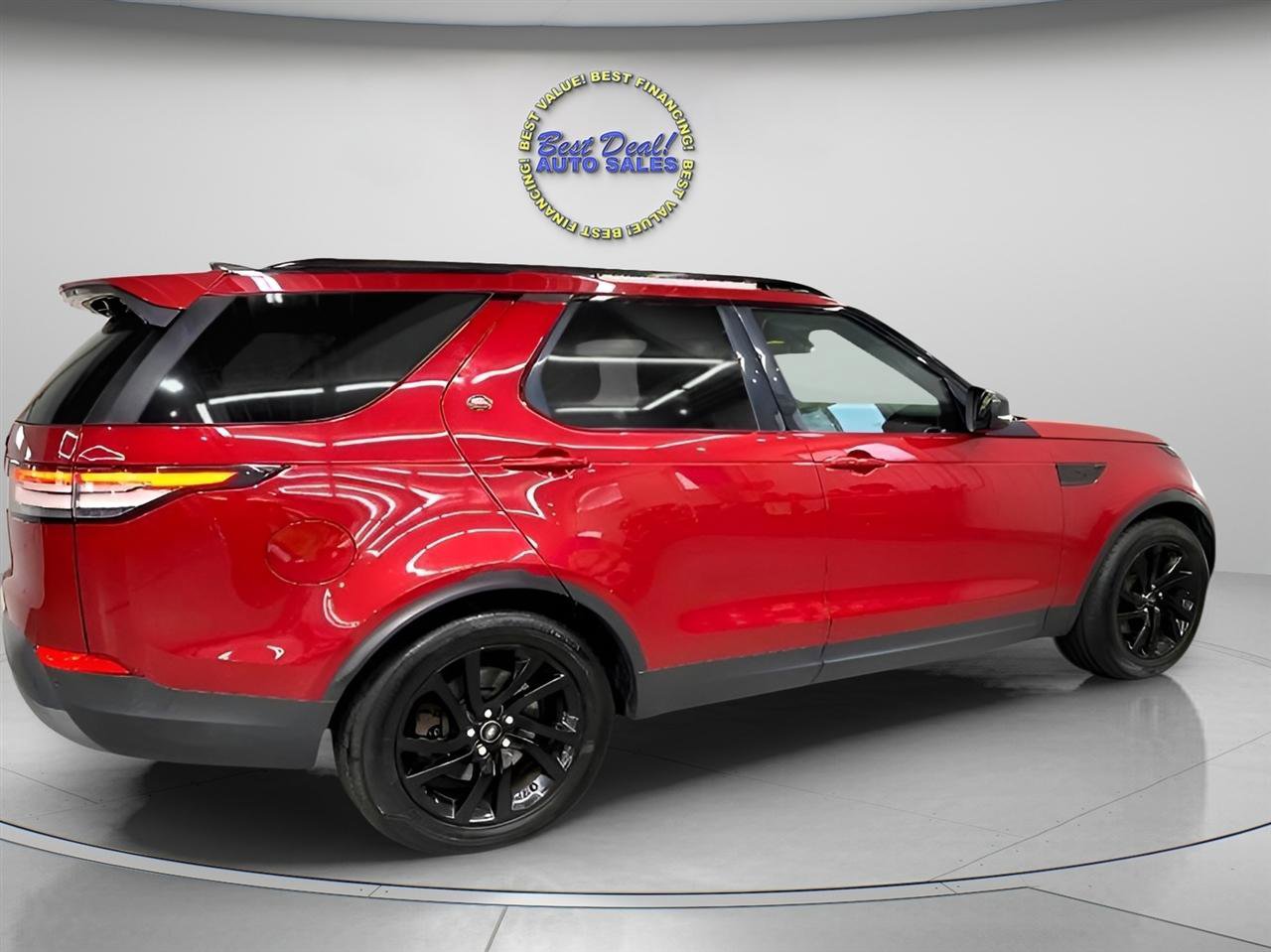 Used 2017 Land Rover Discovery SE AWD/4WD image 6